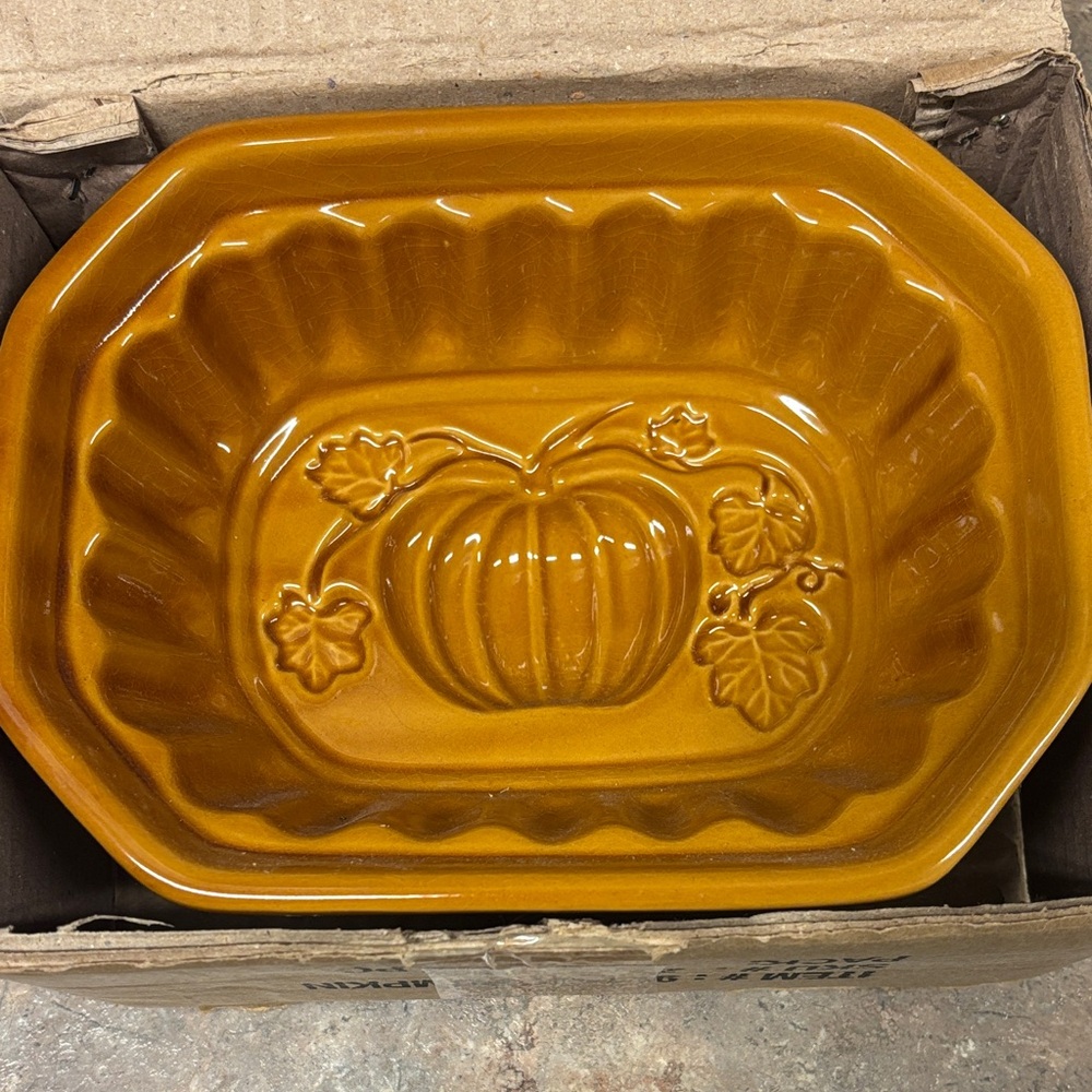 Crate&Barrel Pumpkin Ceramic Baking Dish - Orange